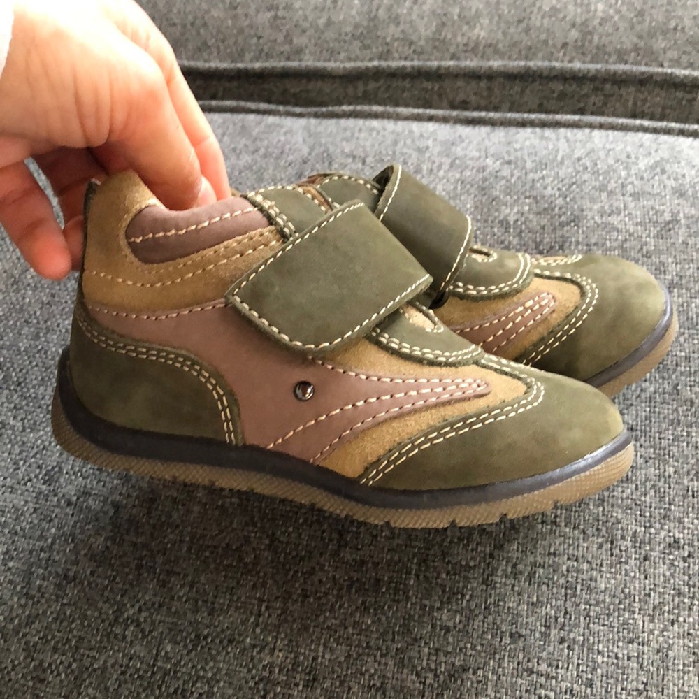 Venettini toddler shoes size 6